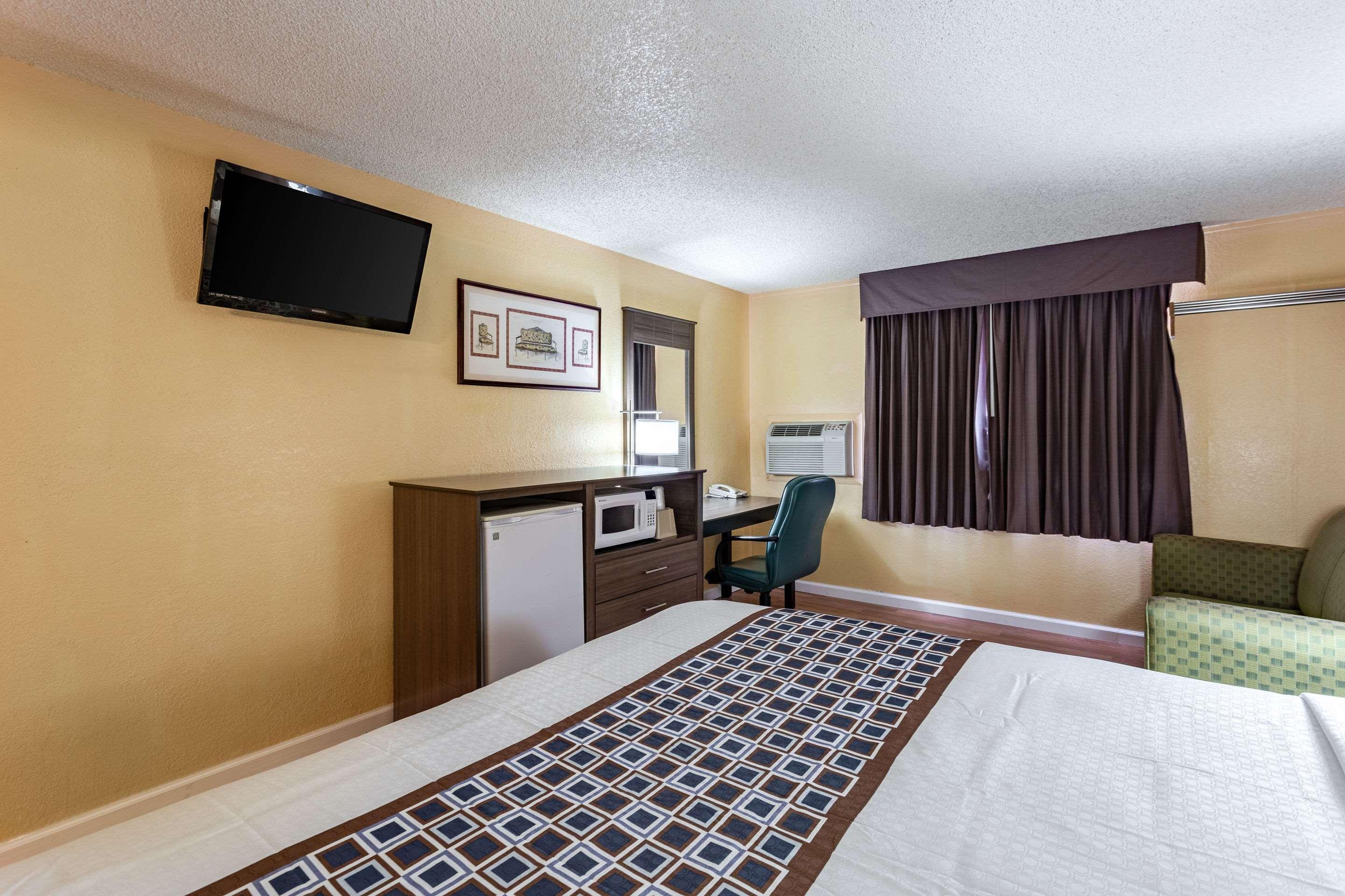 Rodeway Inn Фармінґтон Екстер'єр фото